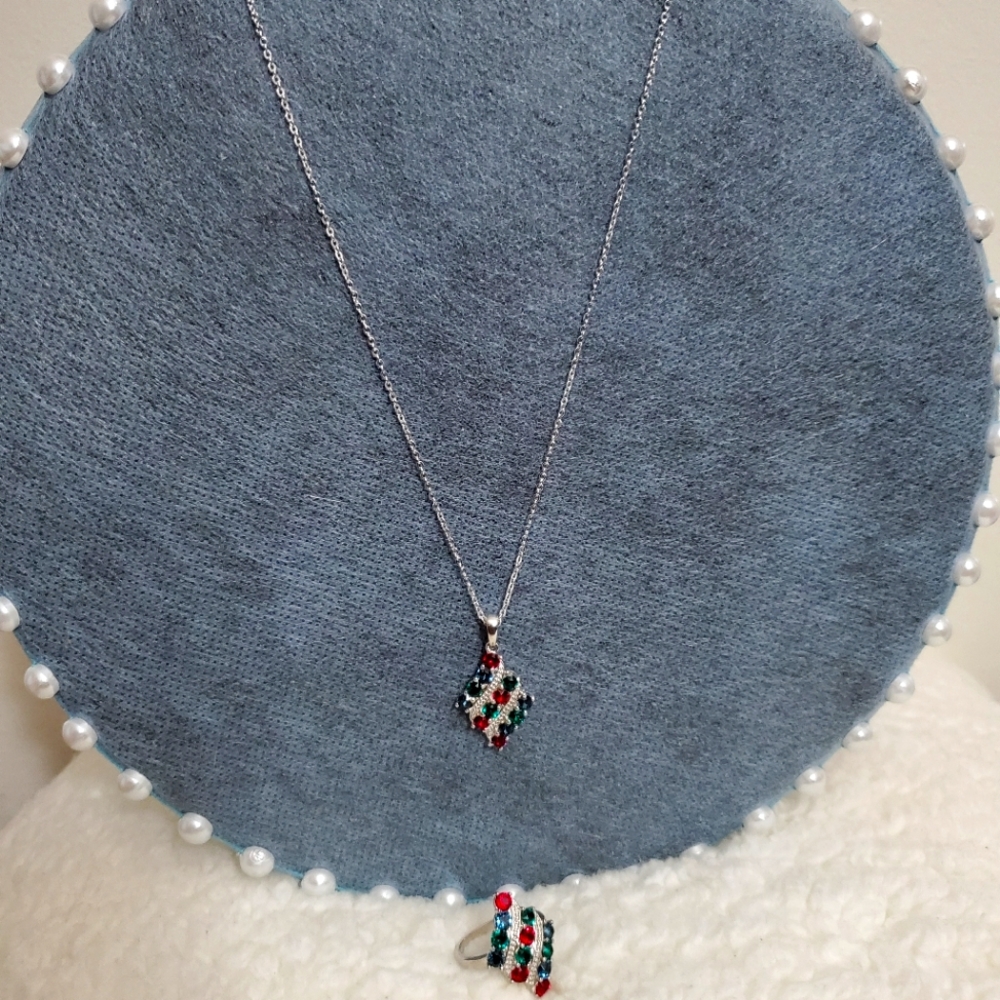 Womens Necklace Set